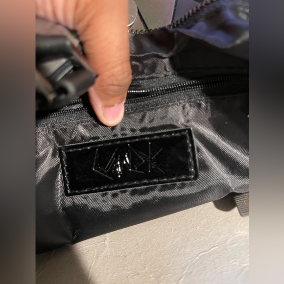 GEOMETRIC LUMINOUS IRIDESCENT HOLOGRAPHIC HANDBAG - Picture 4 of 10